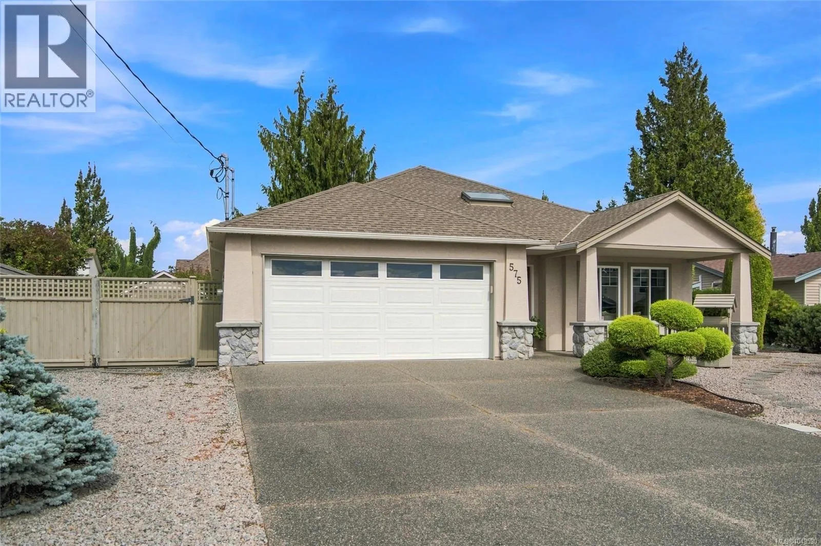 575 Panorama Pl