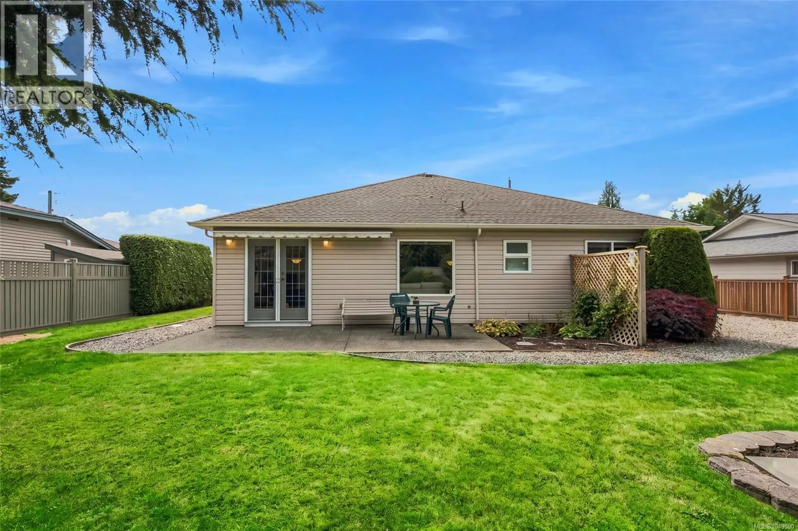575 Panorama Pl