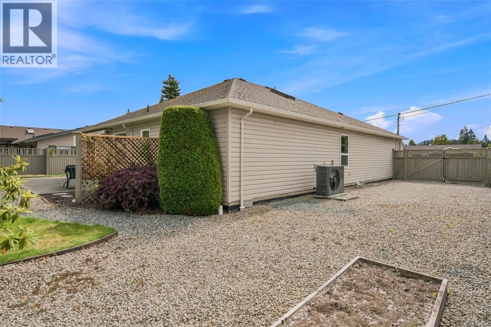 575 Panorama Pl