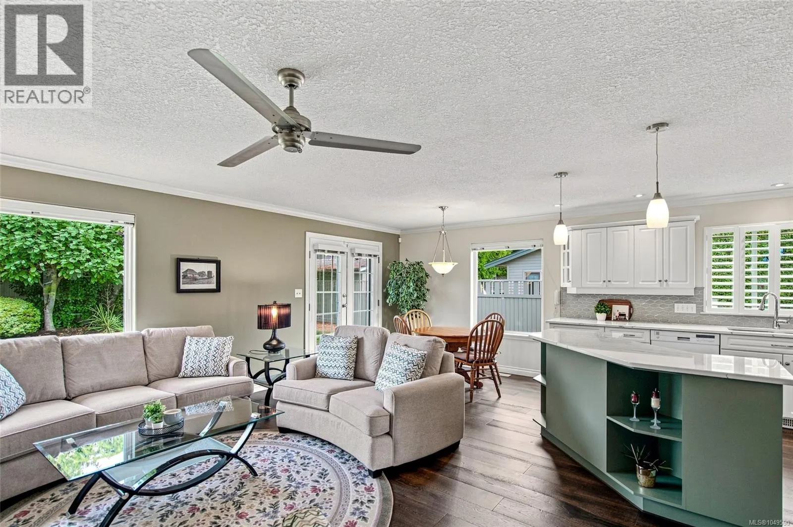 575 Panorama Pl