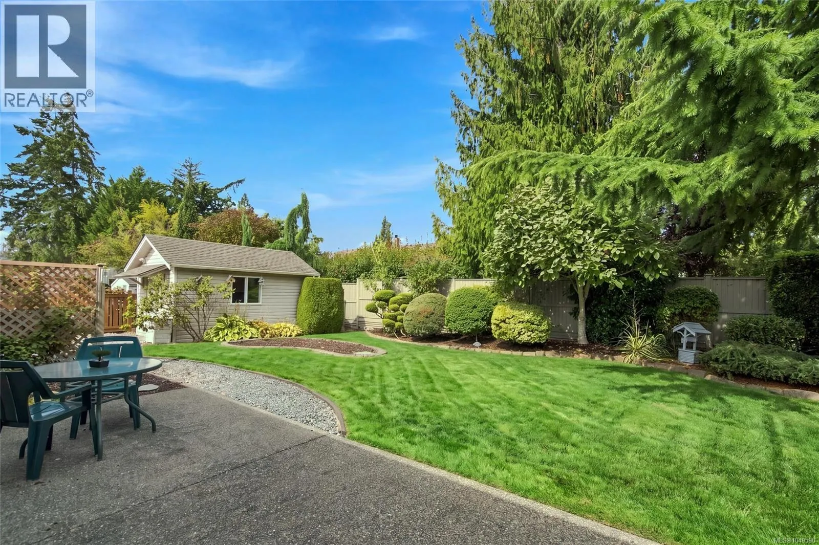 575 Panorama Pl