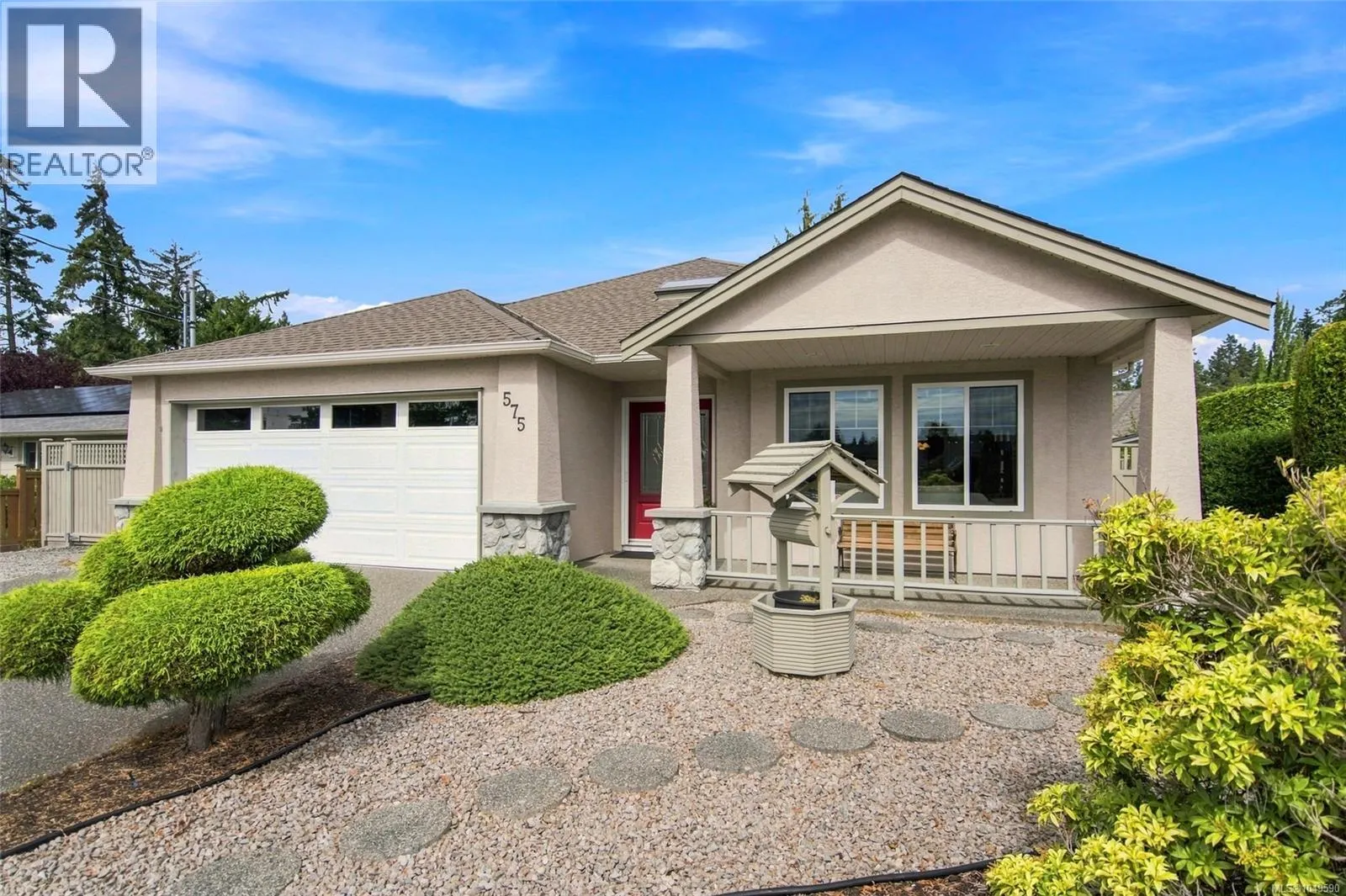 575 Panorama Pl