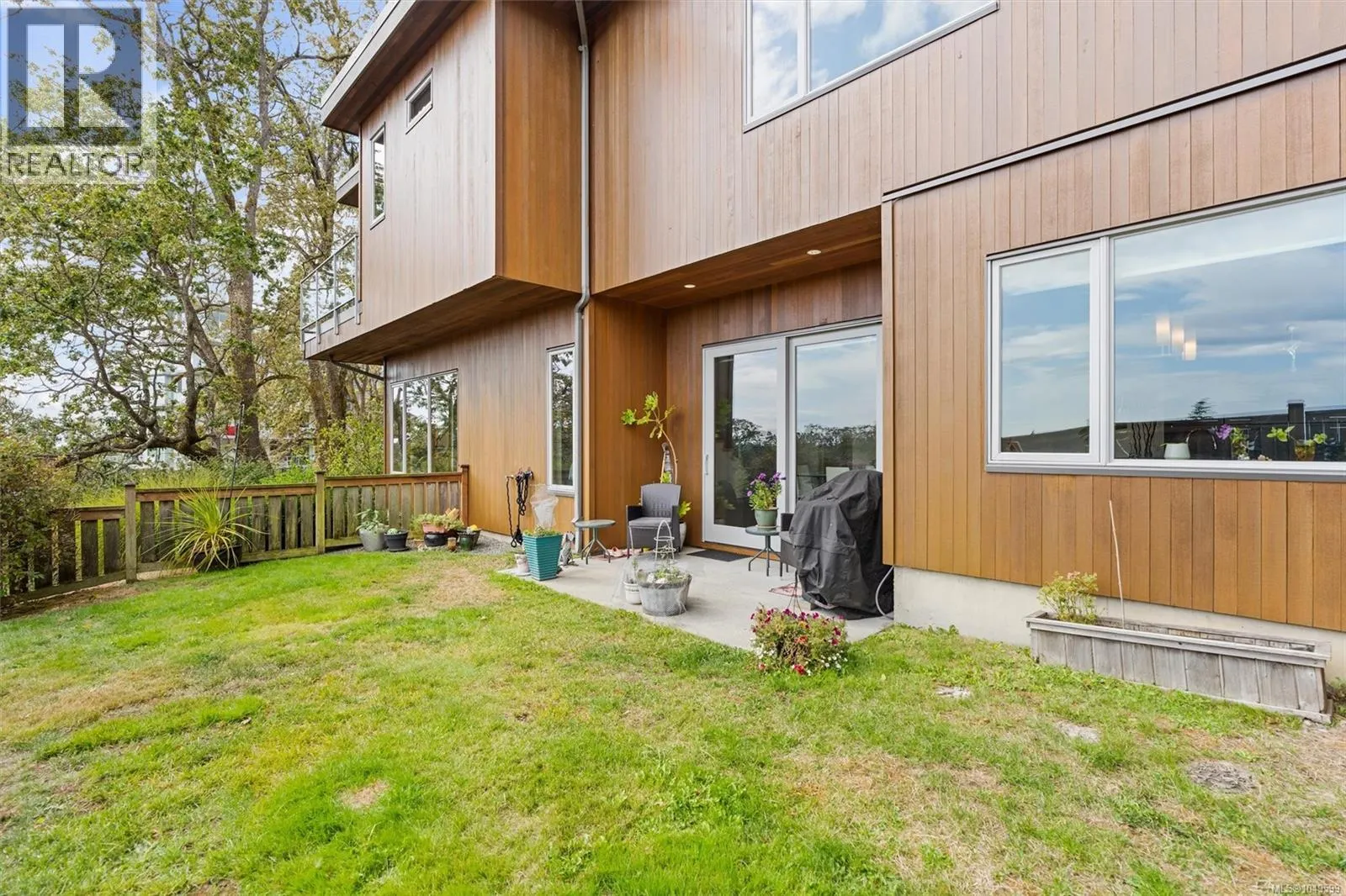 810 Rainbow Ridge Lane