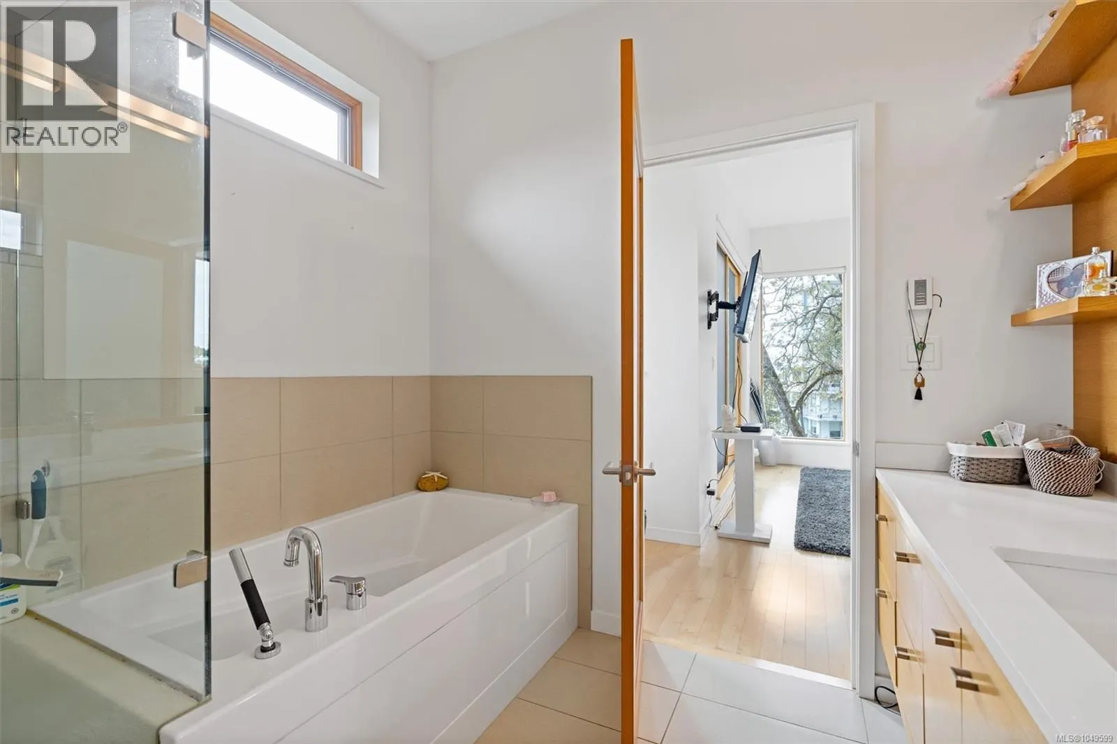 810 Rainbow Ridge Lane