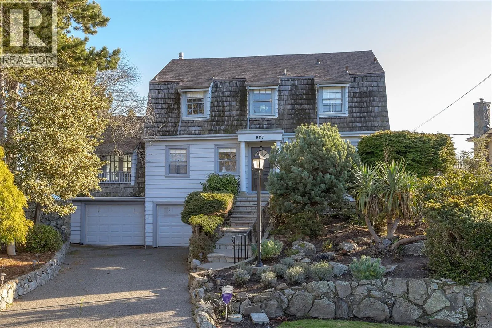 987 Beach Dr