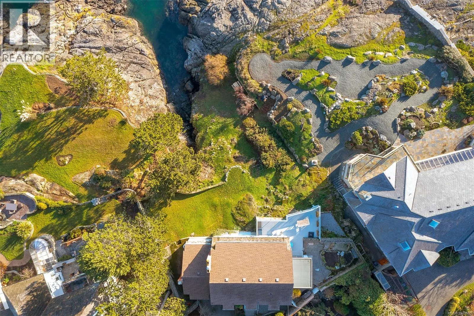 987 Beach Dr