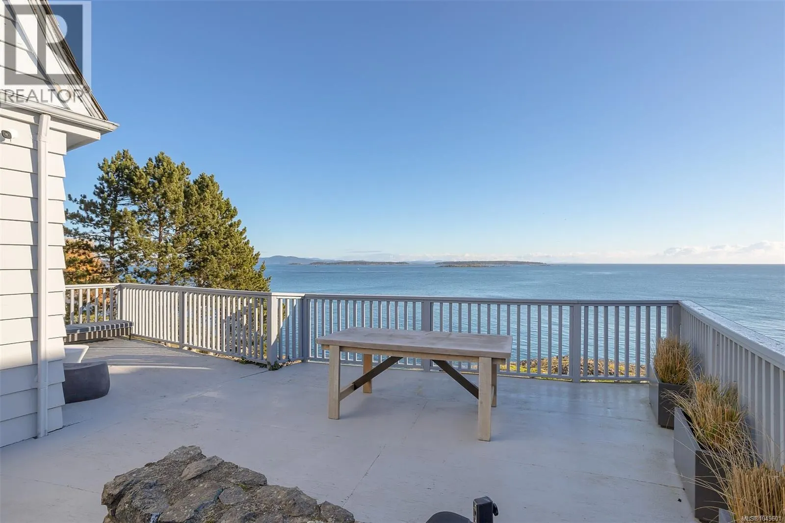 987 Beach Dr