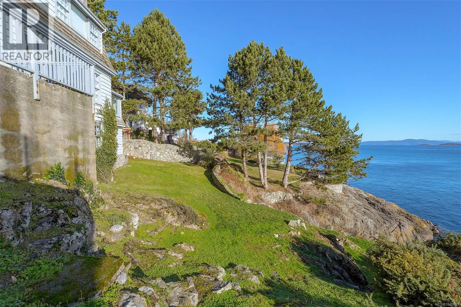 987 Beach Dr