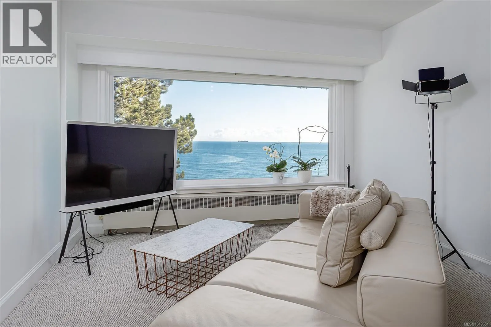 987 Beach Dr