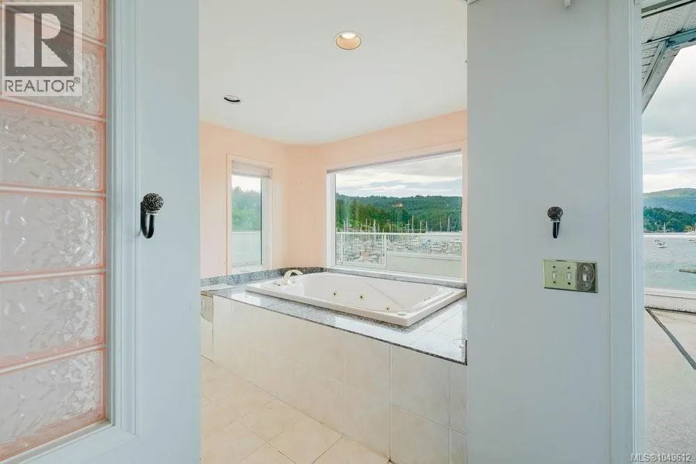 7014 Brentwood Dr