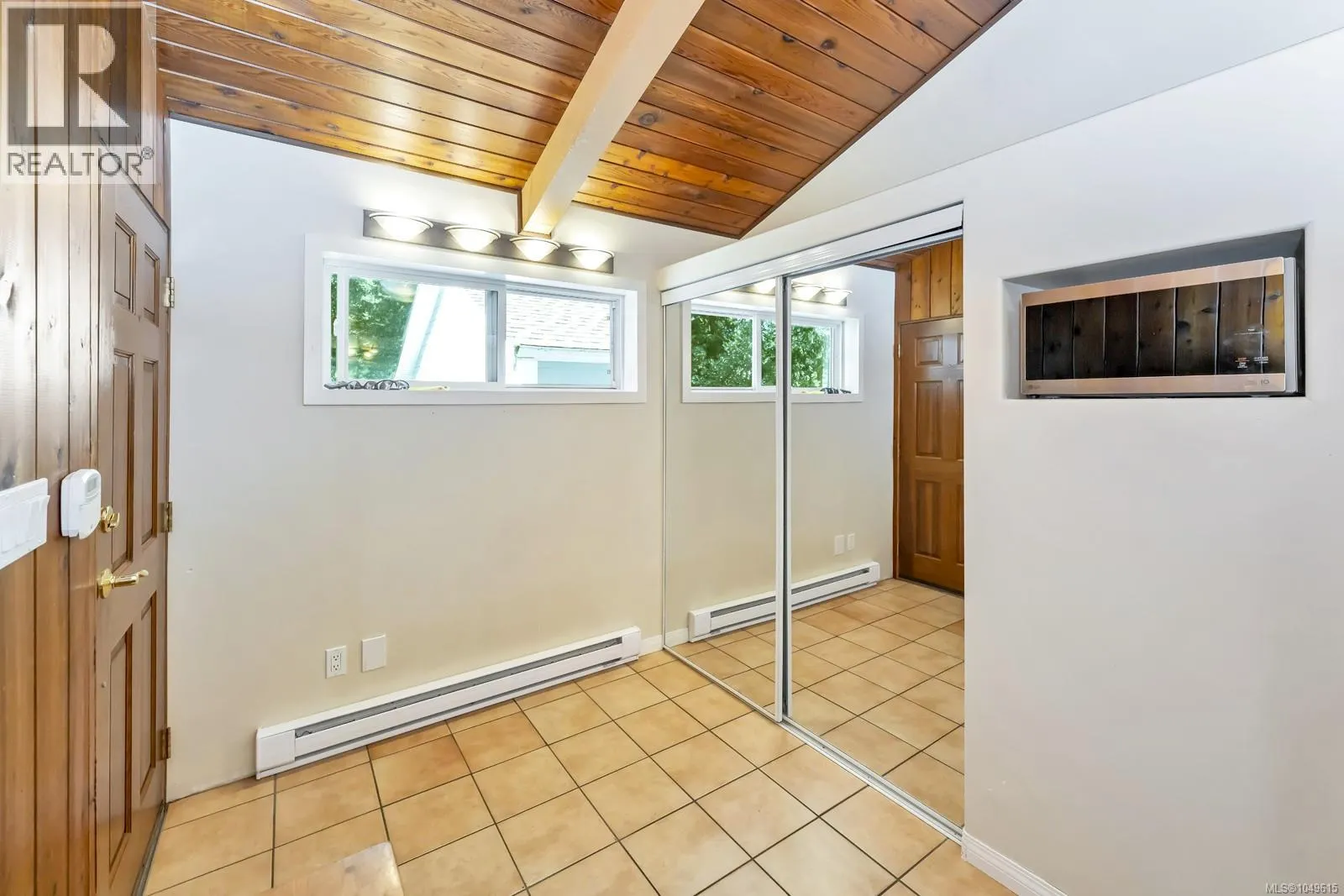 836 Walfred Rd