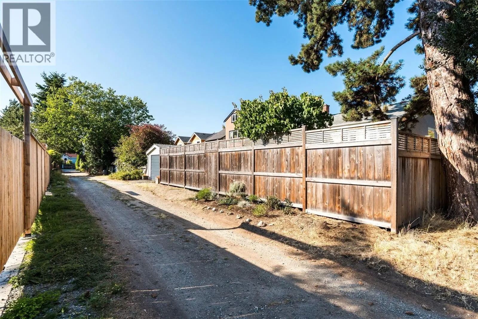 1050 Deal St
