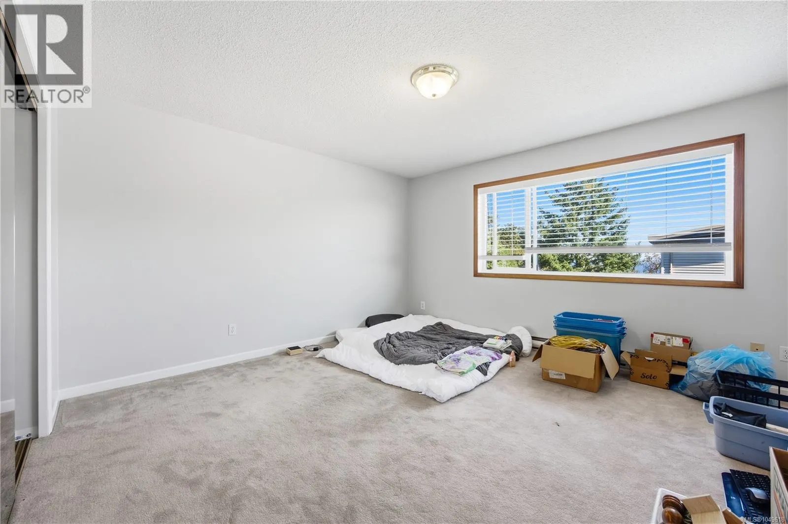 3665 Glen Oaks Dr