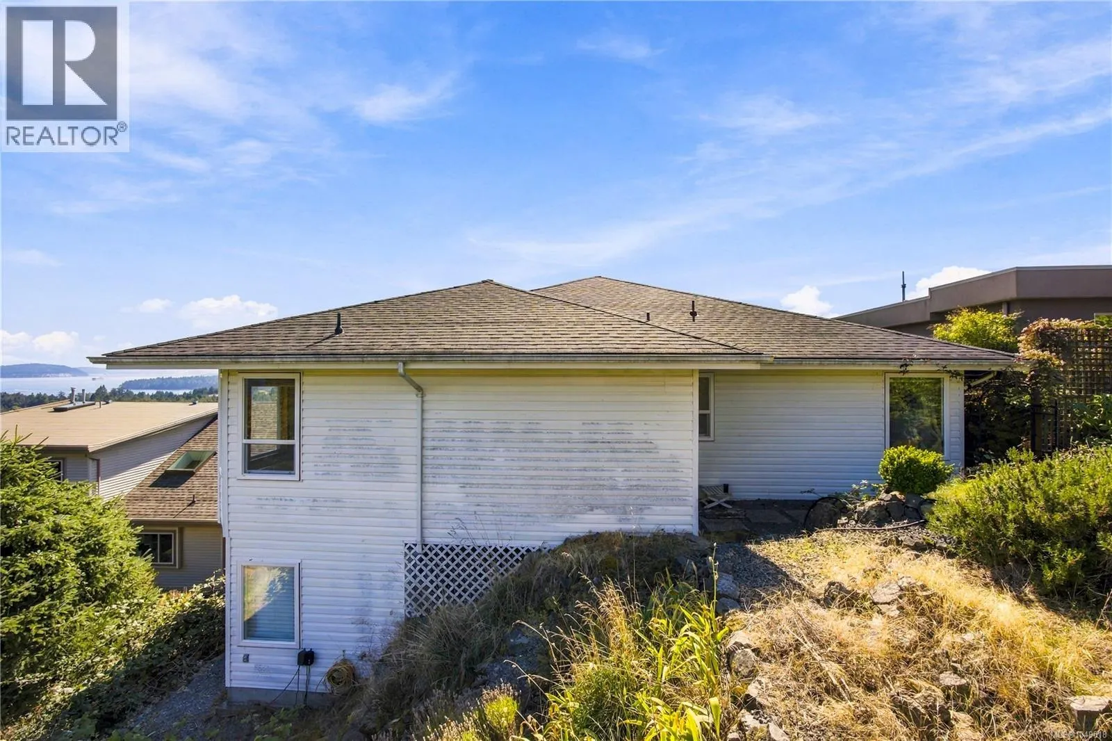 3665 Glen Oaks Dr