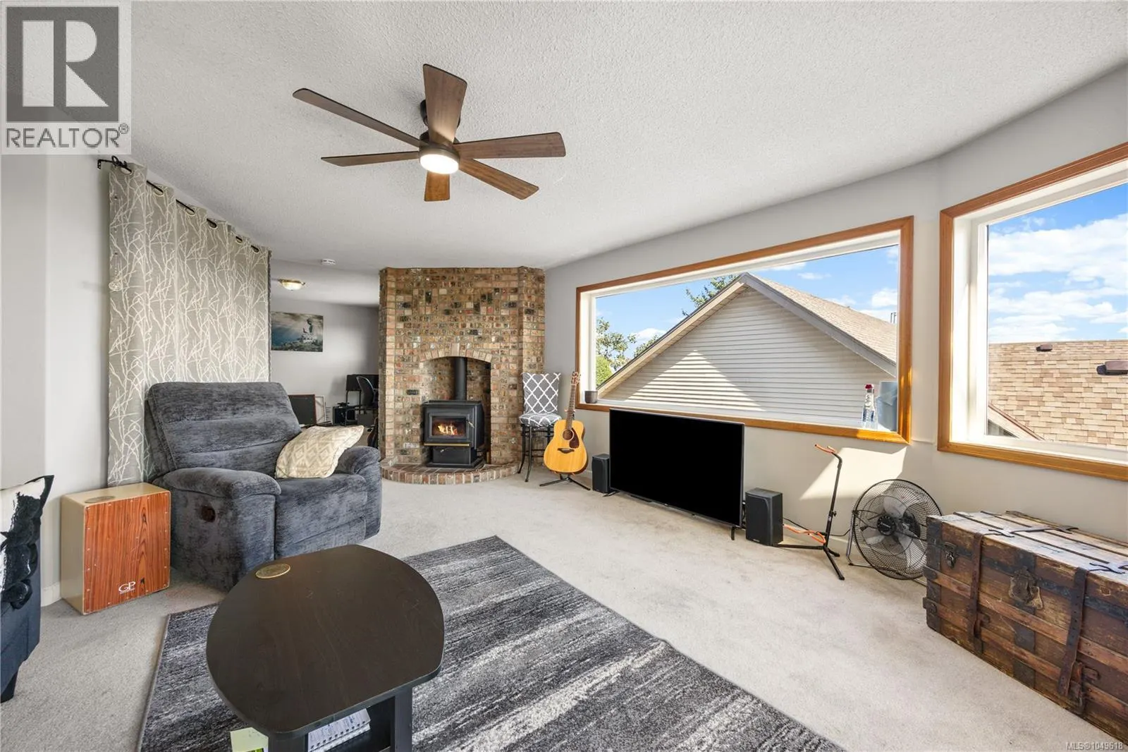 3665 Glen Oaks Dr