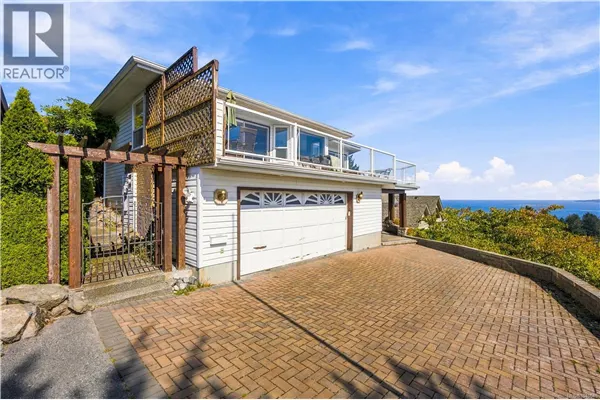 3665 Glen Oaks Dr