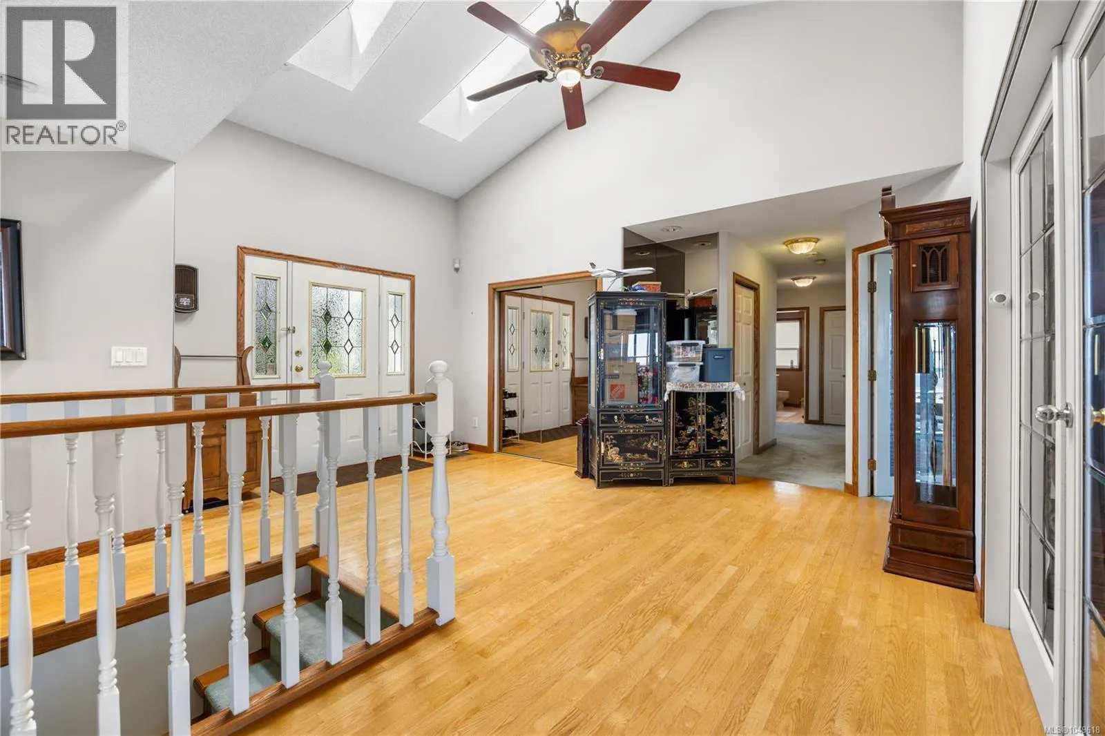 3665 Glen Oaks Dr