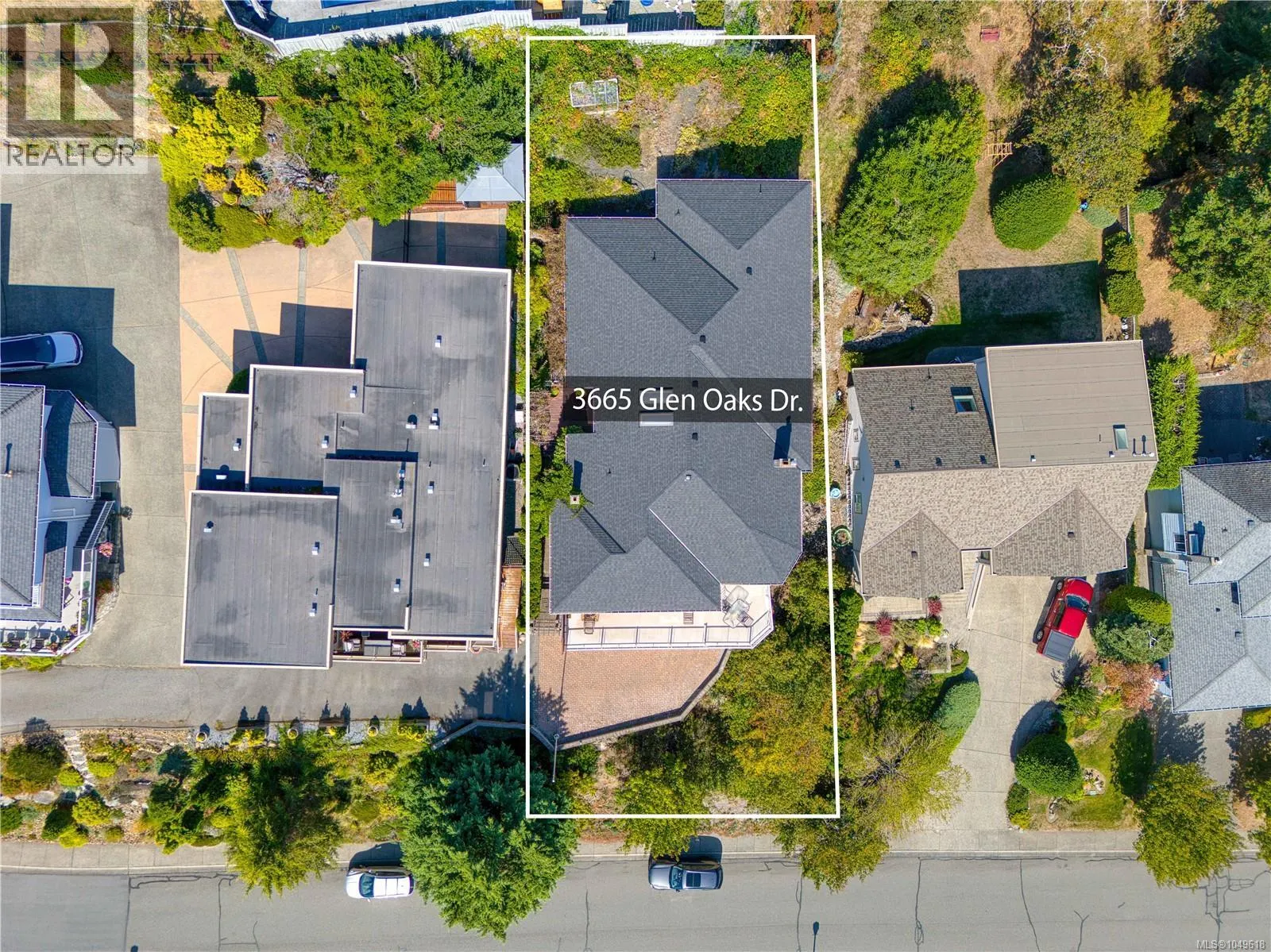 3665 Glen Oaks Dr