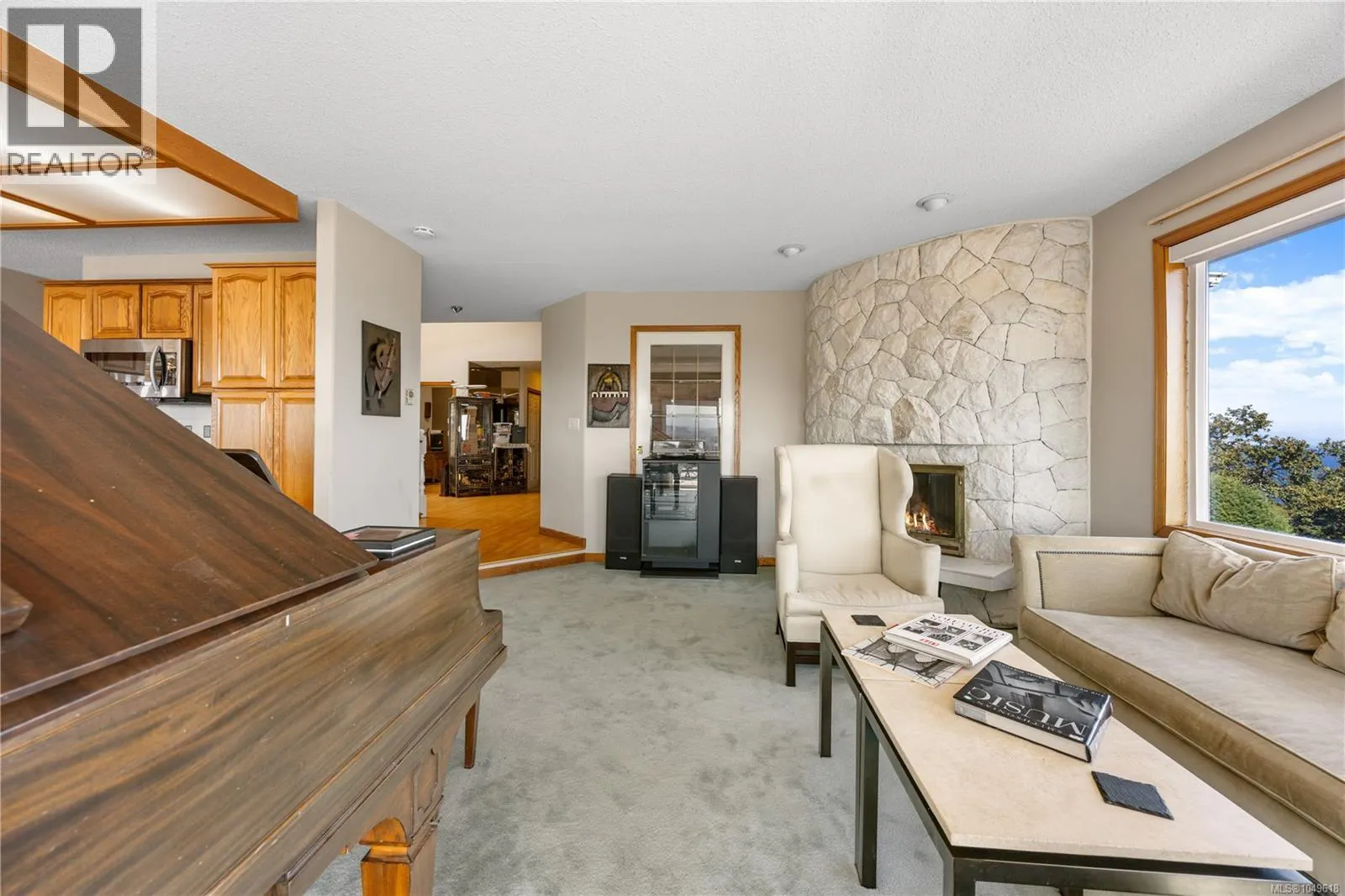 3665 Glen Oaks Dr
