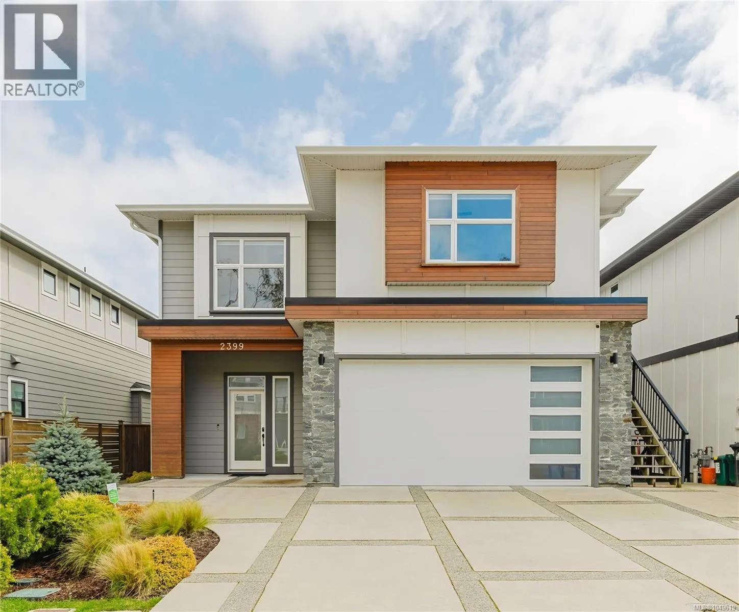2399 Azurite Cres