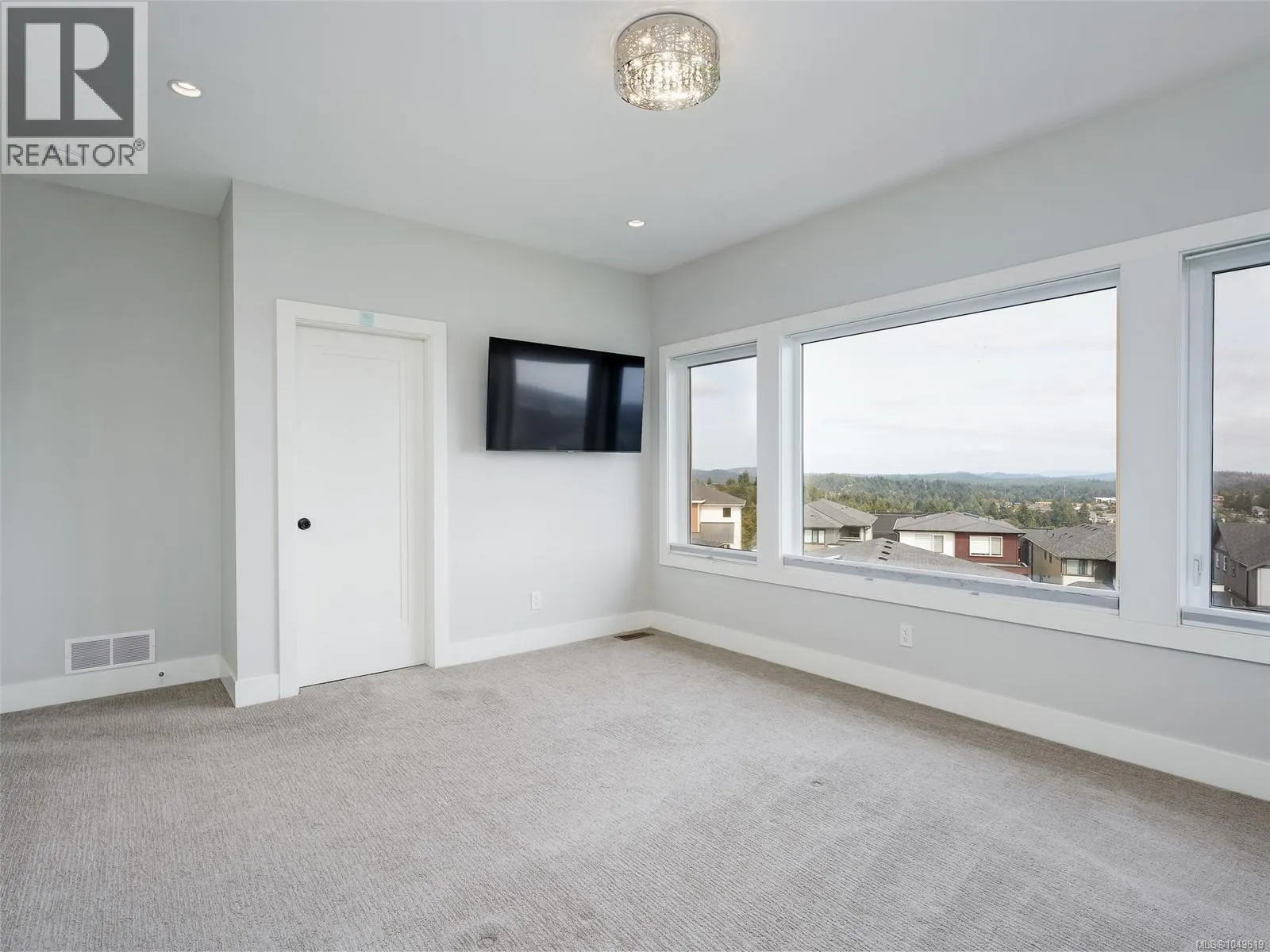 2399 Azurite Cres
