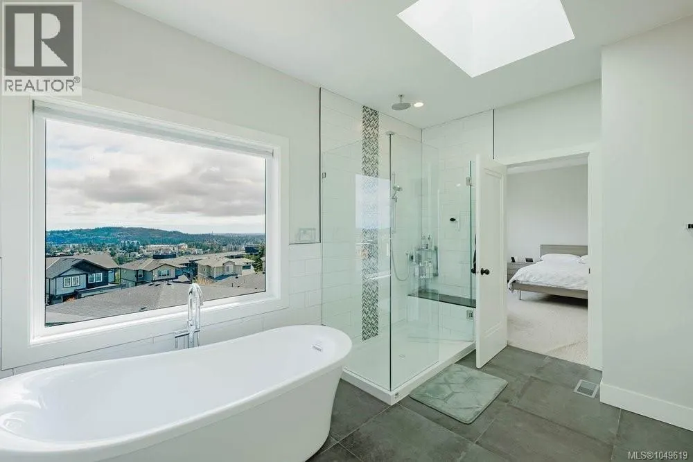 2399 Azurite Cres