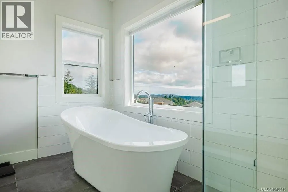 2399 Azurite Cres