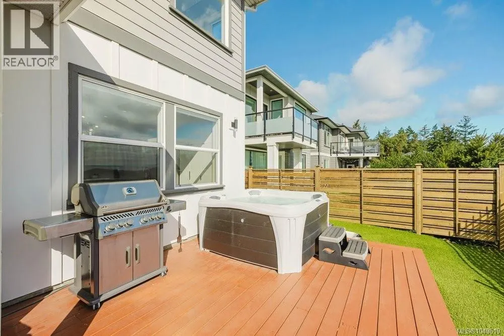 2399 Azurite Cres