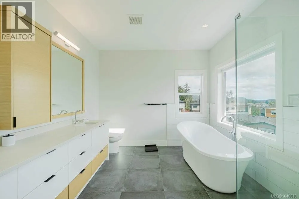 2399 Azurite Cres