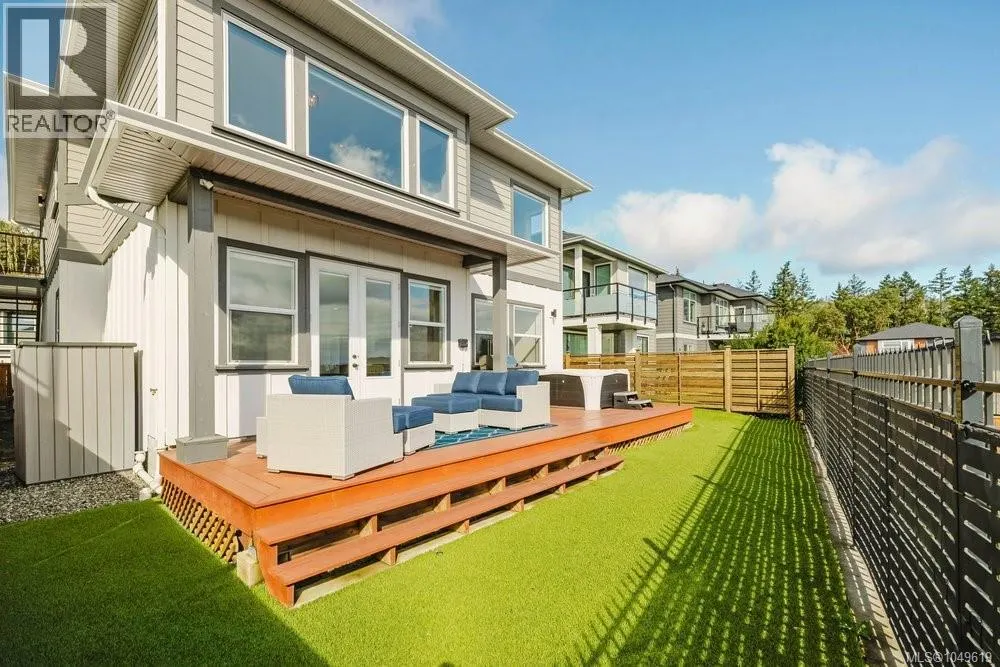 2399 Azurite Cres