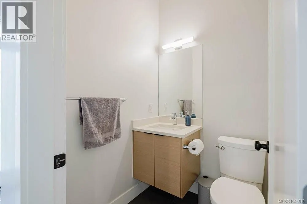 2399 Azurite Cres