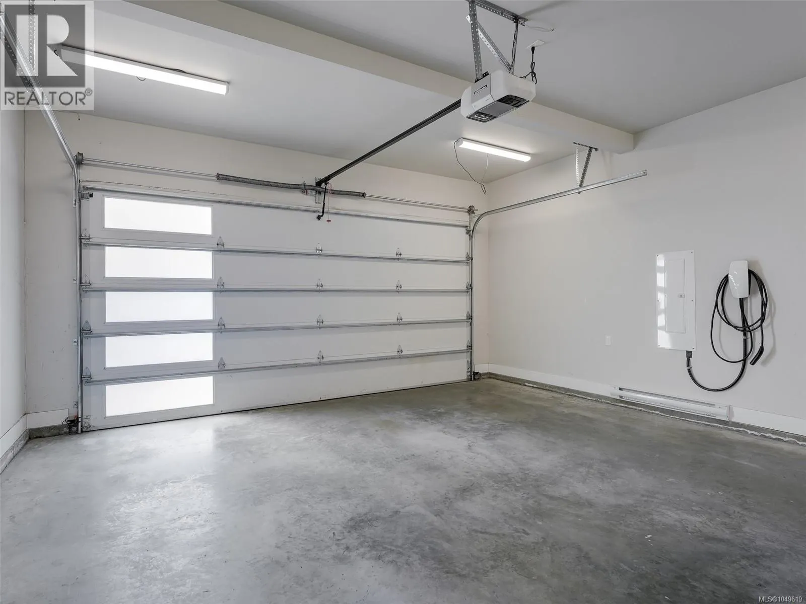 2399 Azurite Cres