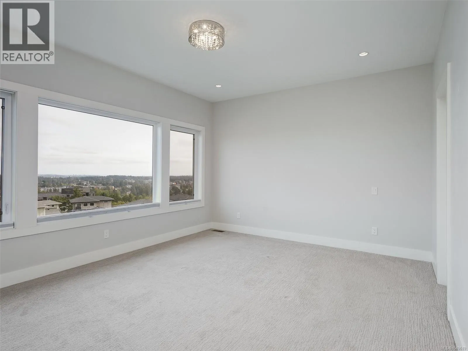 2399 Azurite Cres