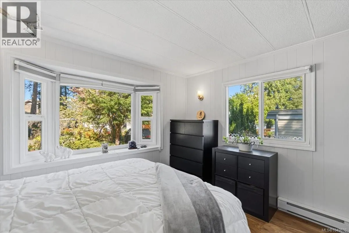 7 1247 Arbutus Rd