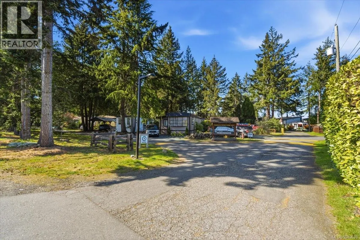 7 1247 Arbutus Rd