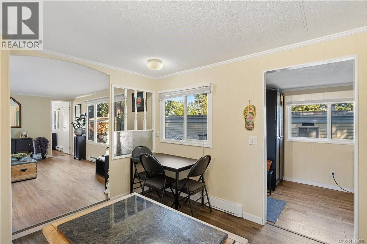 7 1247 Arbutus Rd