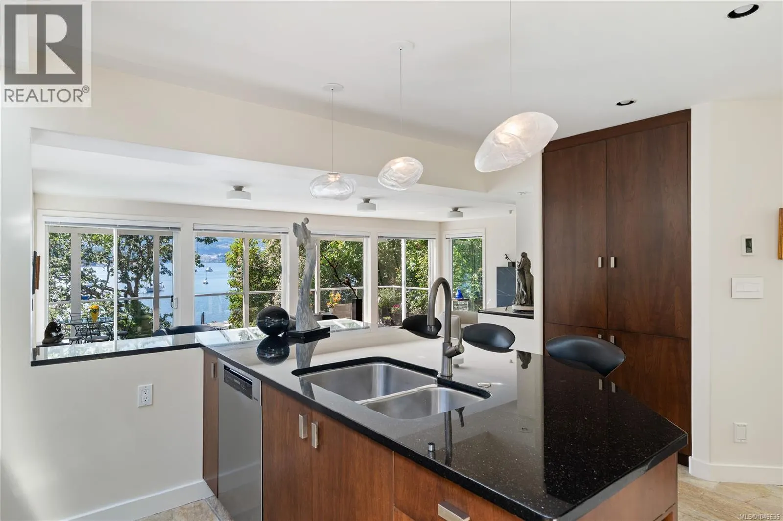 7090 Brentwood Dr