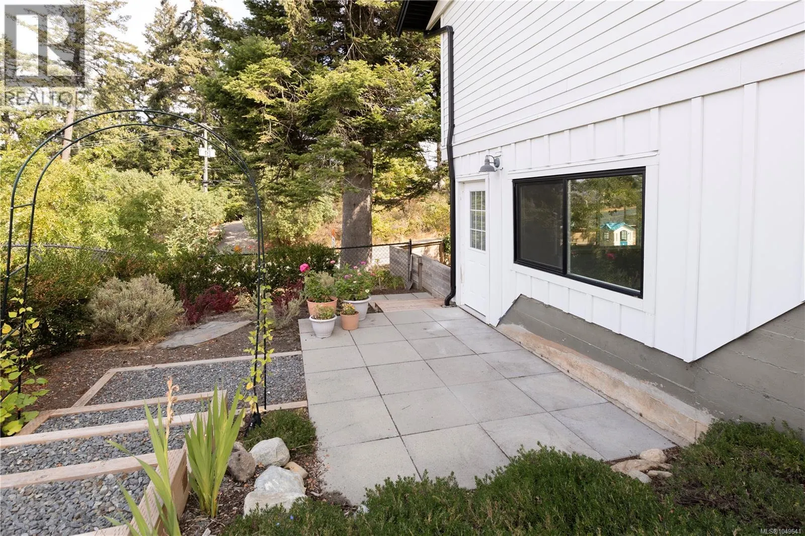 923 Walfred Rd