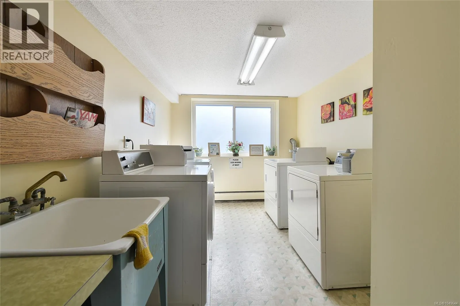 301 2095 Oak Bay Ave