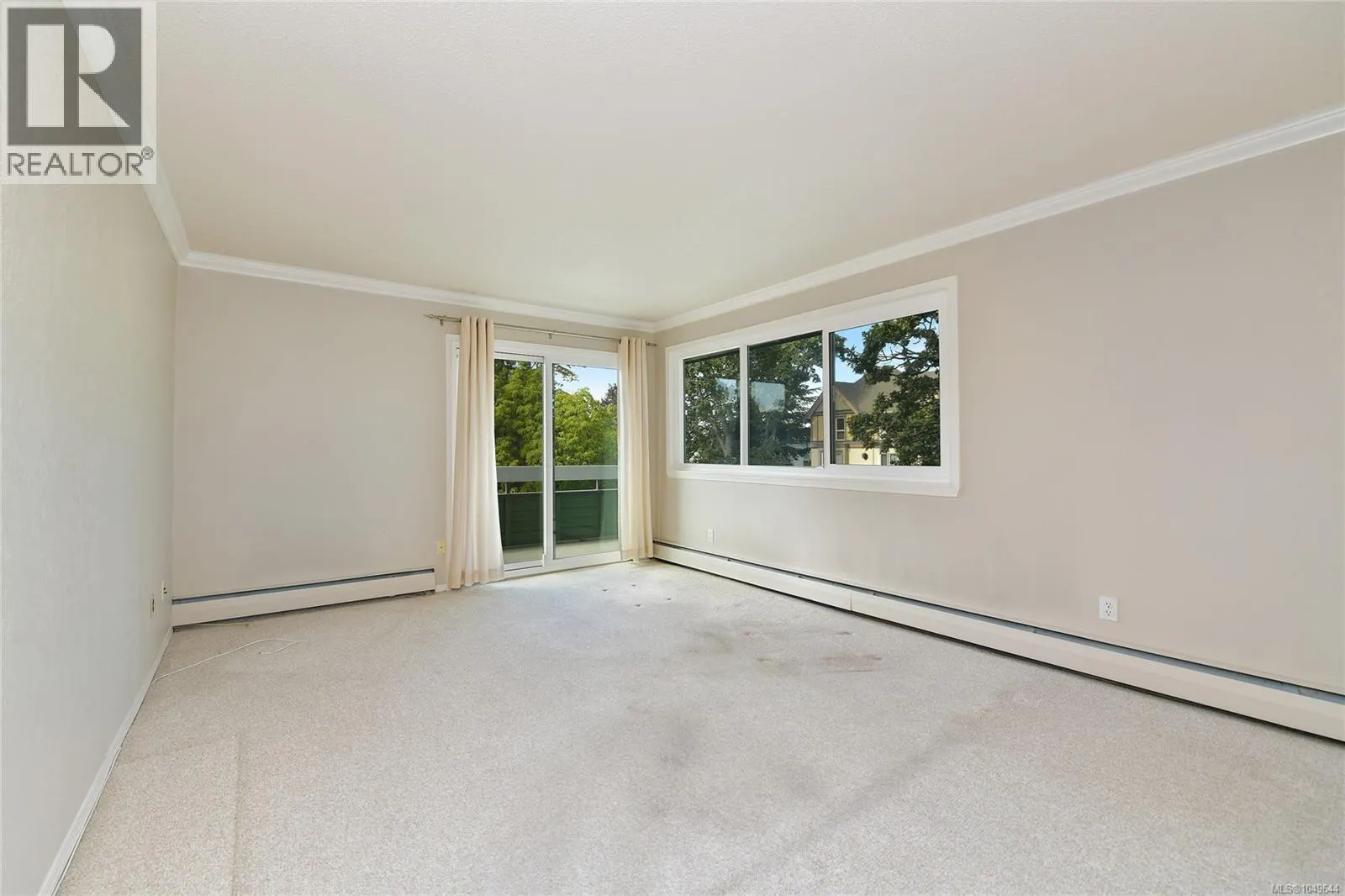 301 2095 Oak Bay Ave
