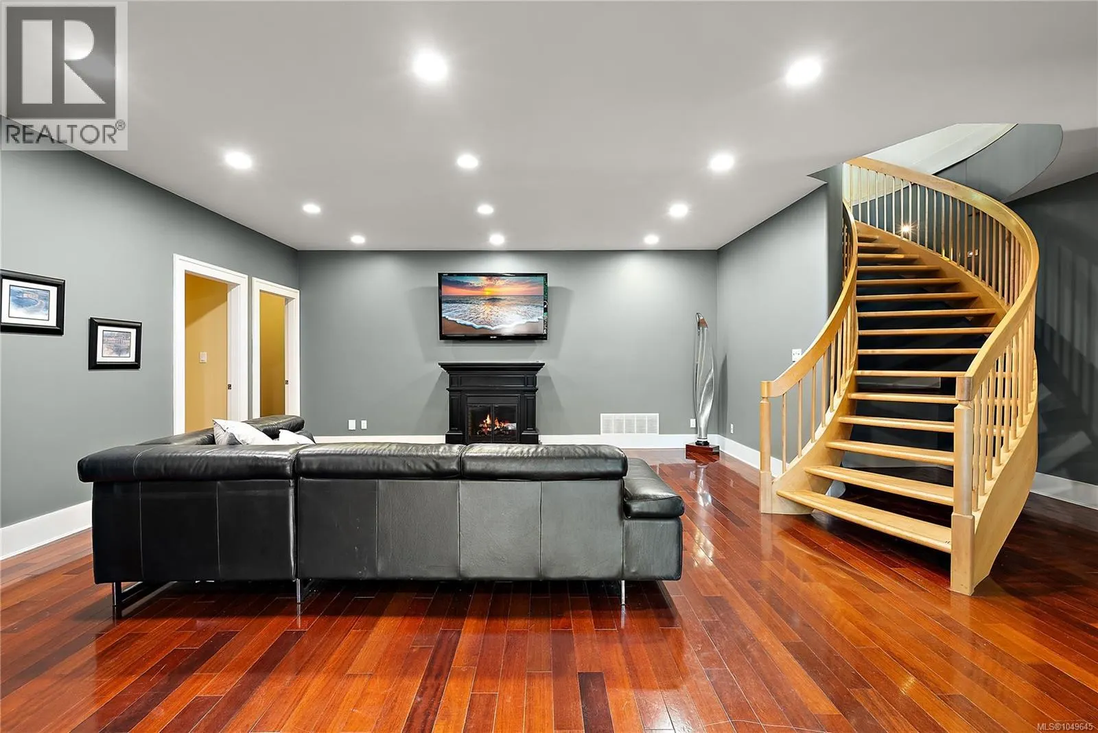 1205 Hillgrove Rd