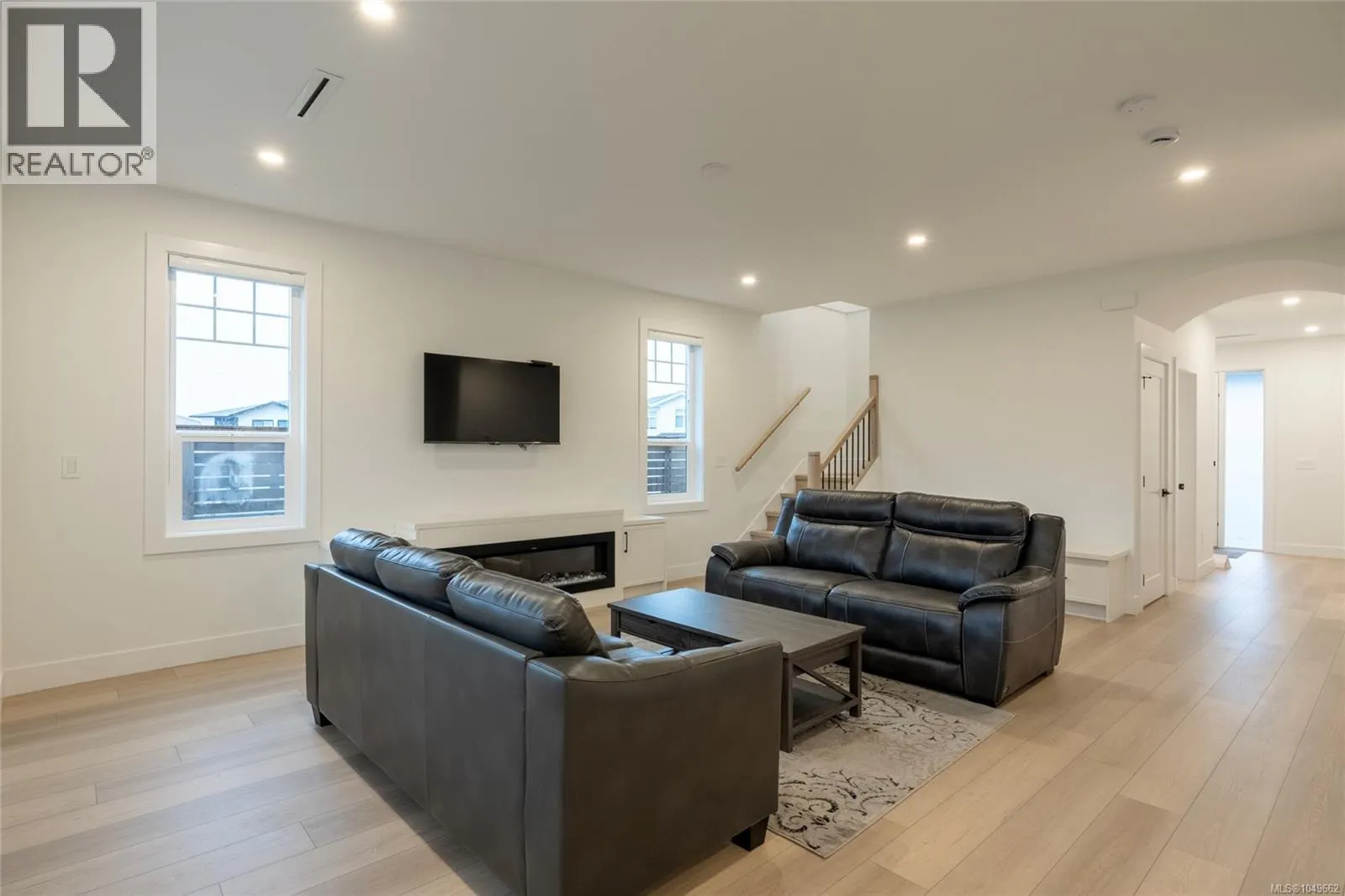 2346 Swallow Pl