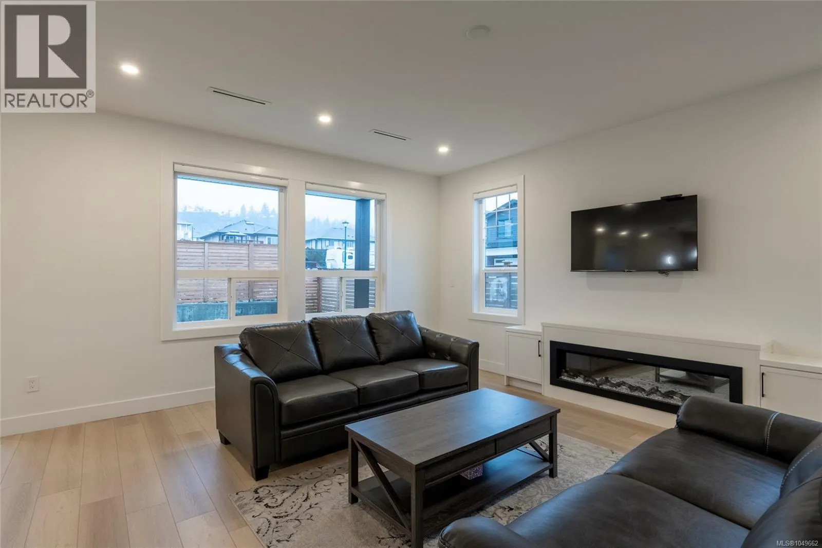 2346 Swallow Pl