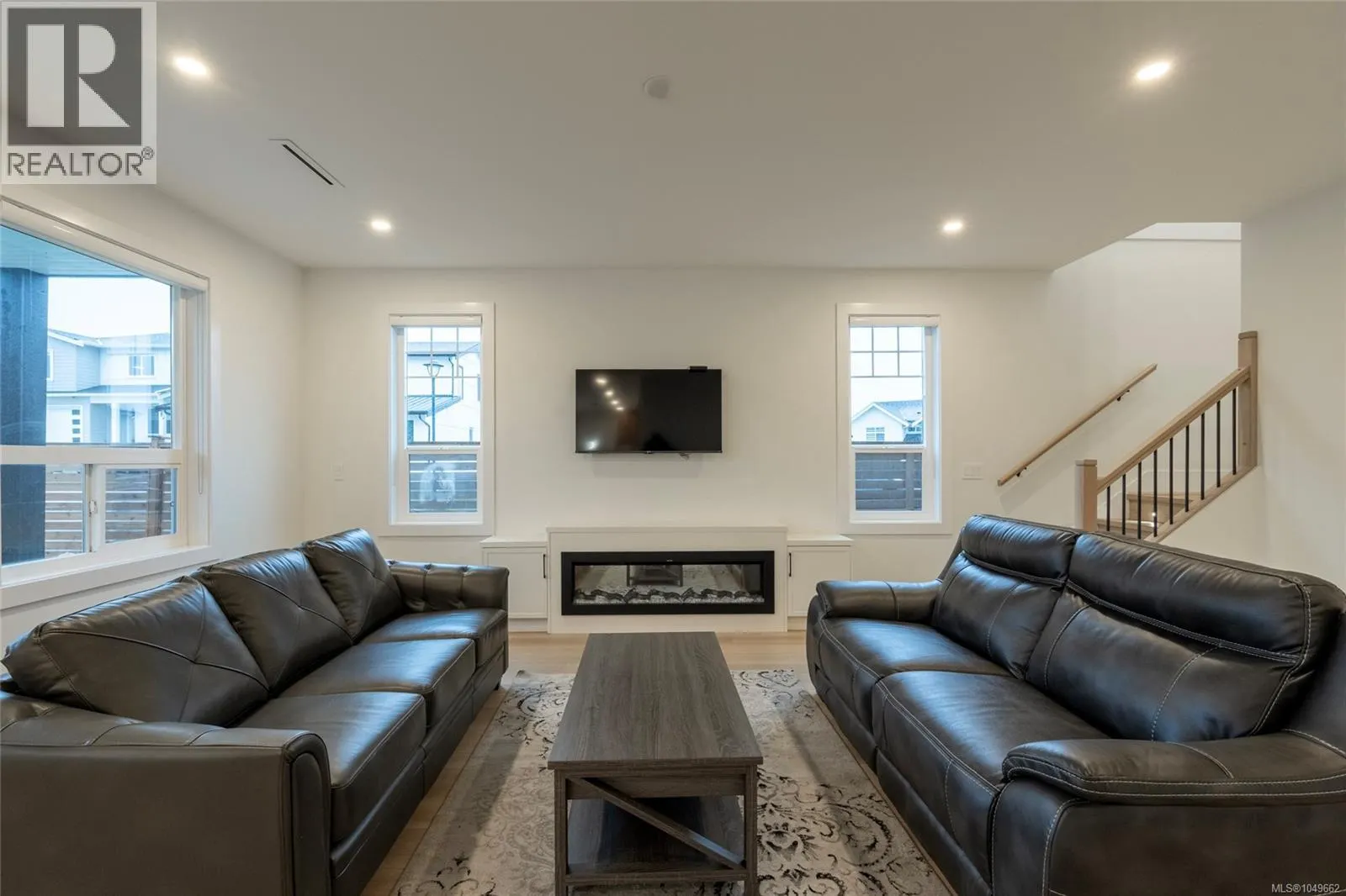 2346 Swallow Pl