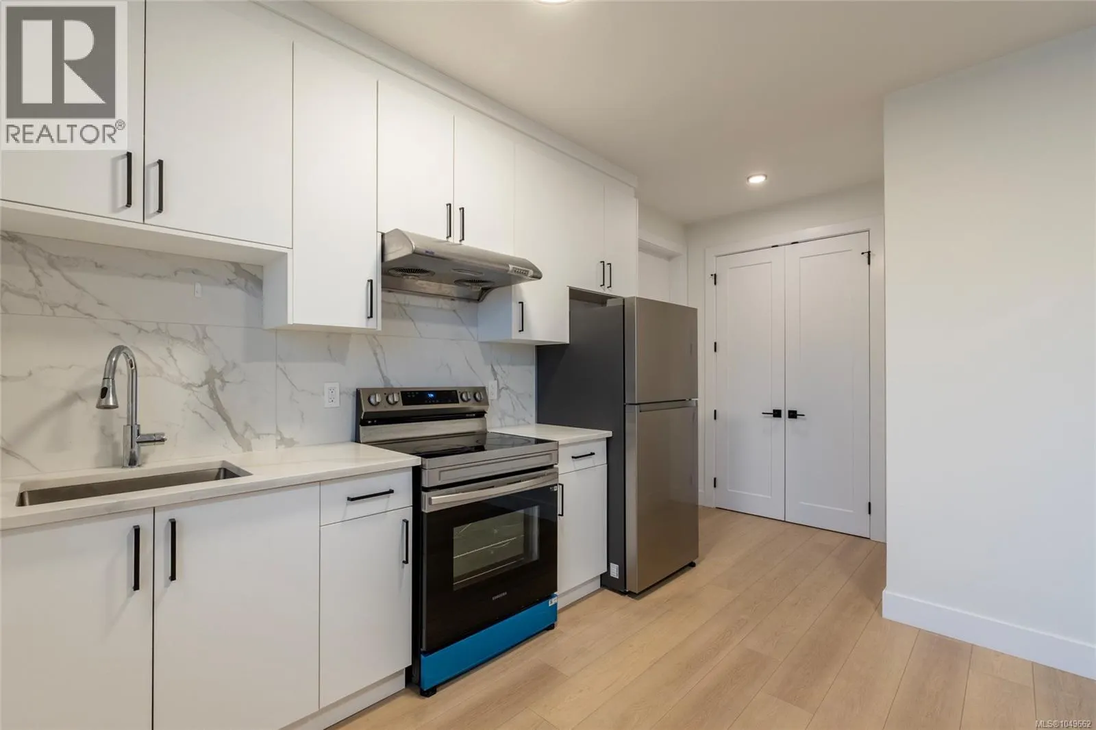 2346 Swallow Pl