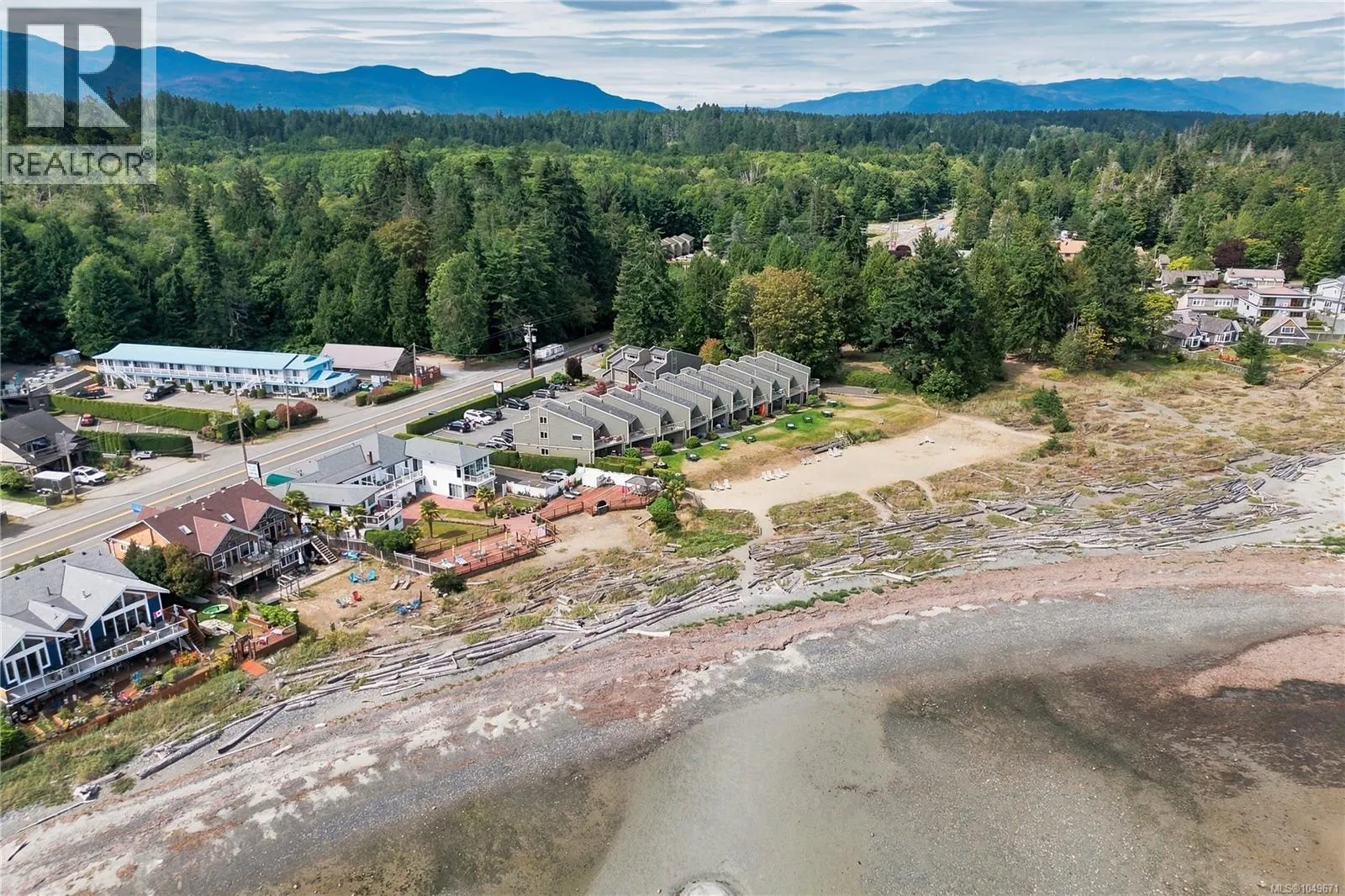 202 3295 Island Hwy W