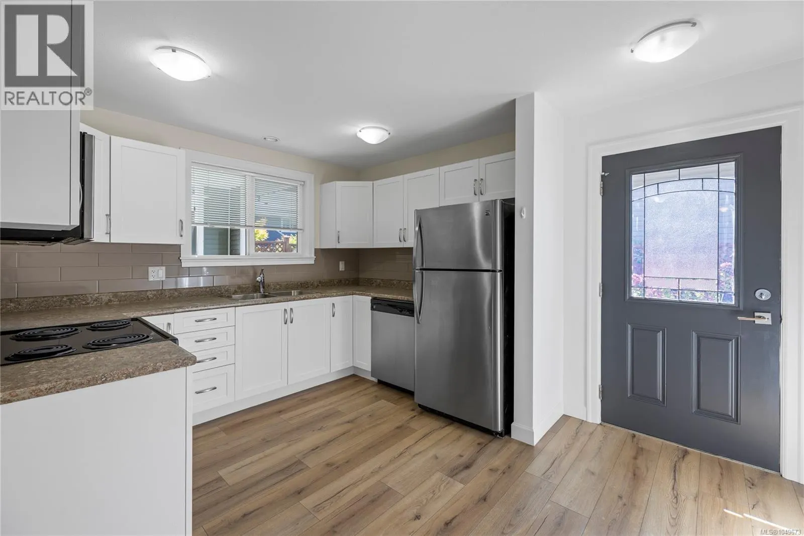 5702 Amsterdam Cres