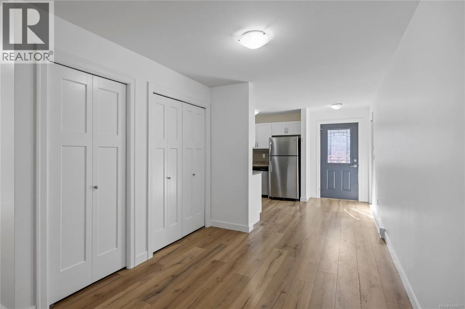 5702 Amsterdam Cres