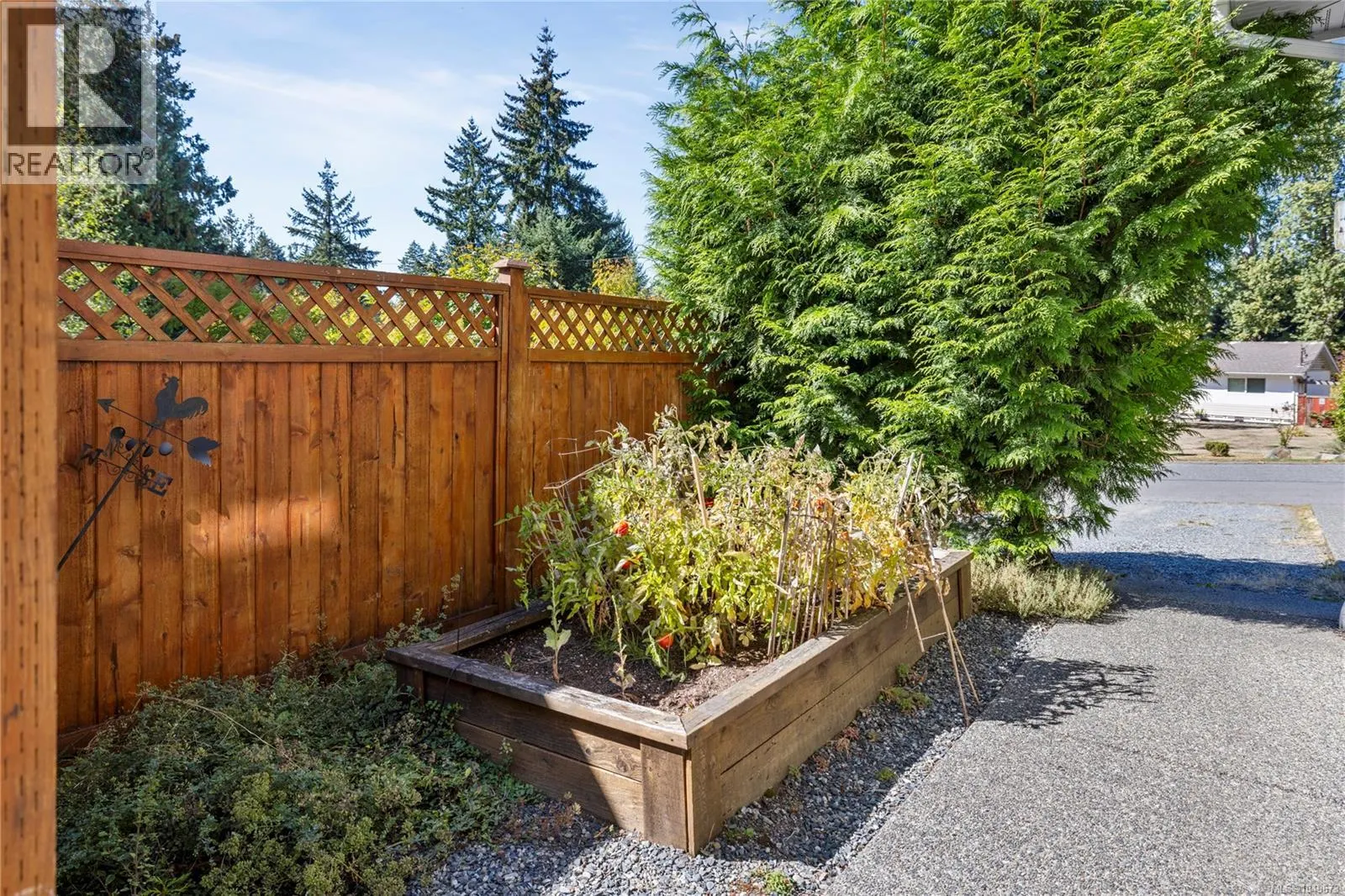 5702 Amsterdam Cres