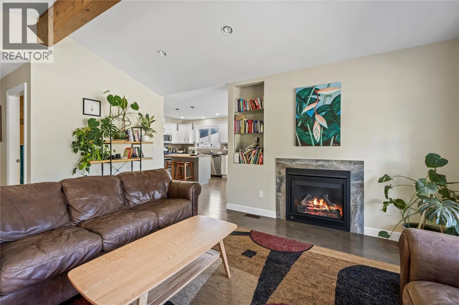 5702 Amsterdam Cres